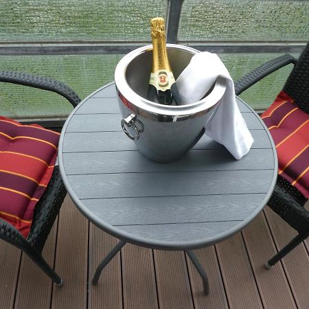 Deck 2& Deck 4 Ferienwohnungen In Sandstrandnahe Busum Ngoại thất bức ảnh